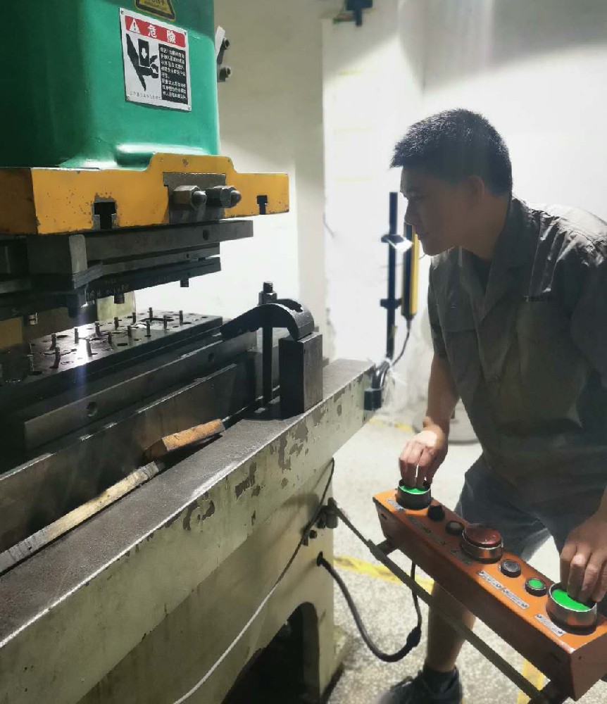 精密五金沖壓廠詳細解說，沖壓加工車間都需要什么？